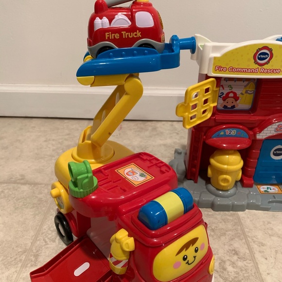 VTech Go! Go! Smart Wheels Fire Command Rescue - Picture 4 of 7